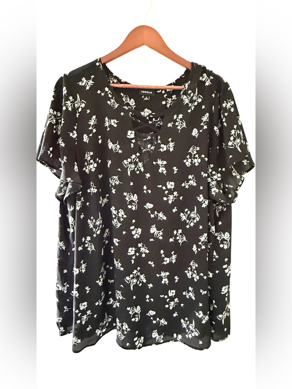 Torrid, Black Floral Lace-Up Short Sleeve Harper Blouse, Size 3